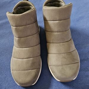 New Women's Ryka Olive Ankle Boots 10